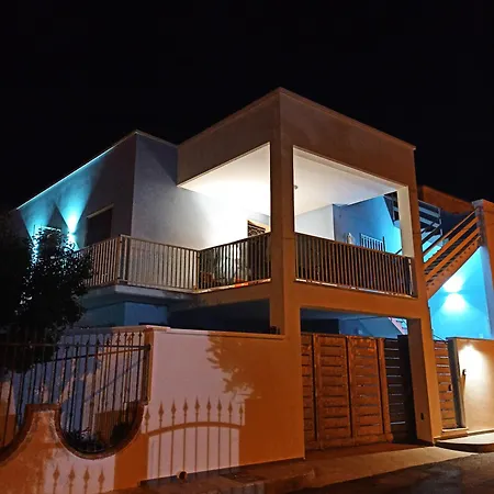 La Casa Di Lucy Torre Ovo