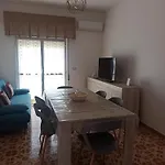 La Casa Di Lucy Tatil Evi Torre Ovo