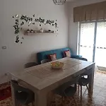La Casa Di Lucy Tatil Evi *