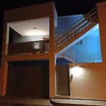 La Casa Di Lucy Tatil Evi