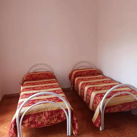 La Casa Di Lucy Tatil Evi *