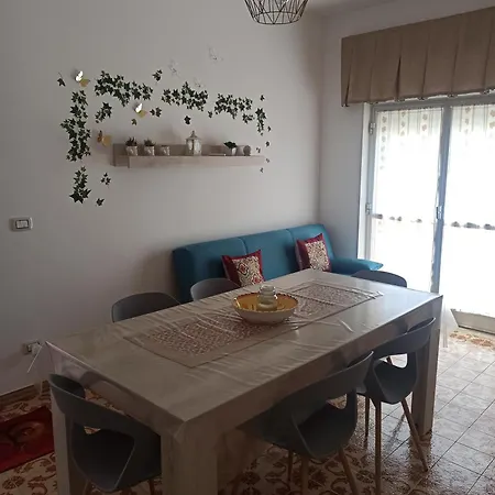 La Casa Di Lucy Holiday home *